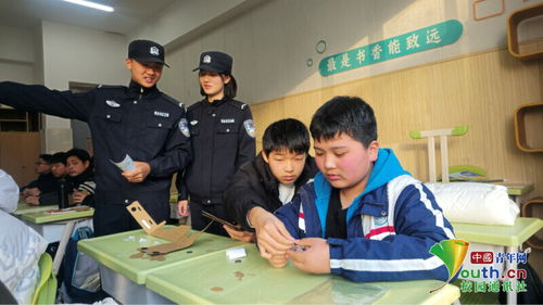 警院學(xué)子進(jìn)校園 安全教育護(hù)成長——河南警察學(xué)院赴中學(xué)開展安全教育服務(wù)側(cè)記